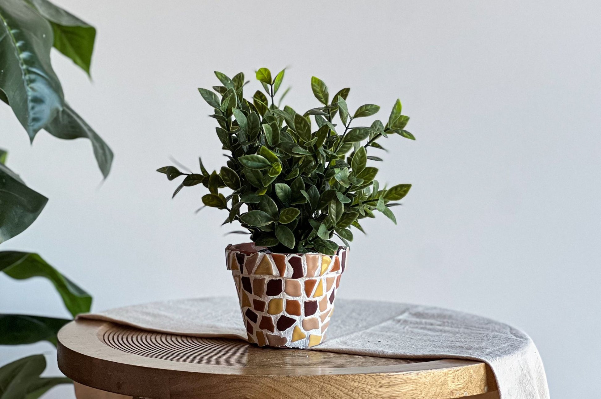 Mosaik Blumentopf braun