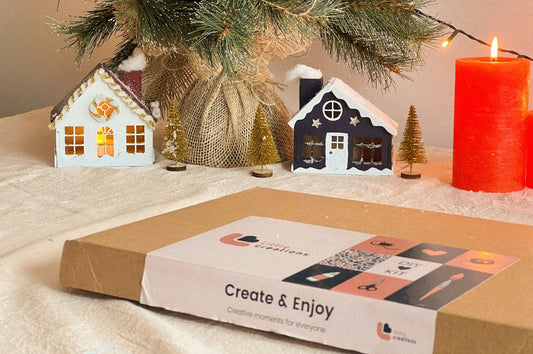 Bastelset Holz-Weihnachtshaus in Blau