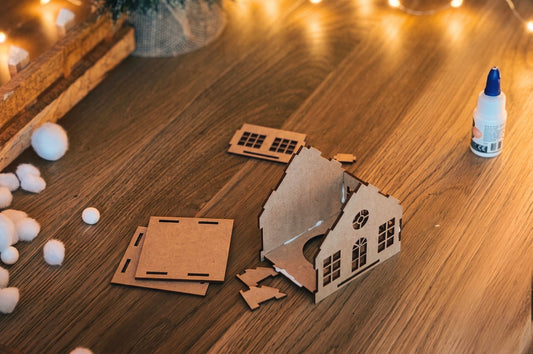 DIY Bastelset Holz-Weihnachtshaus - Modell 3