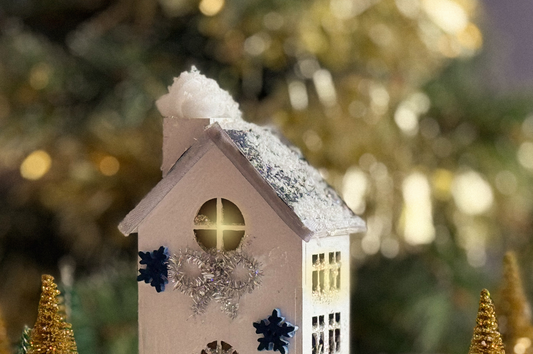 Bastelset Holz-Weihnachtshaus in Weiß