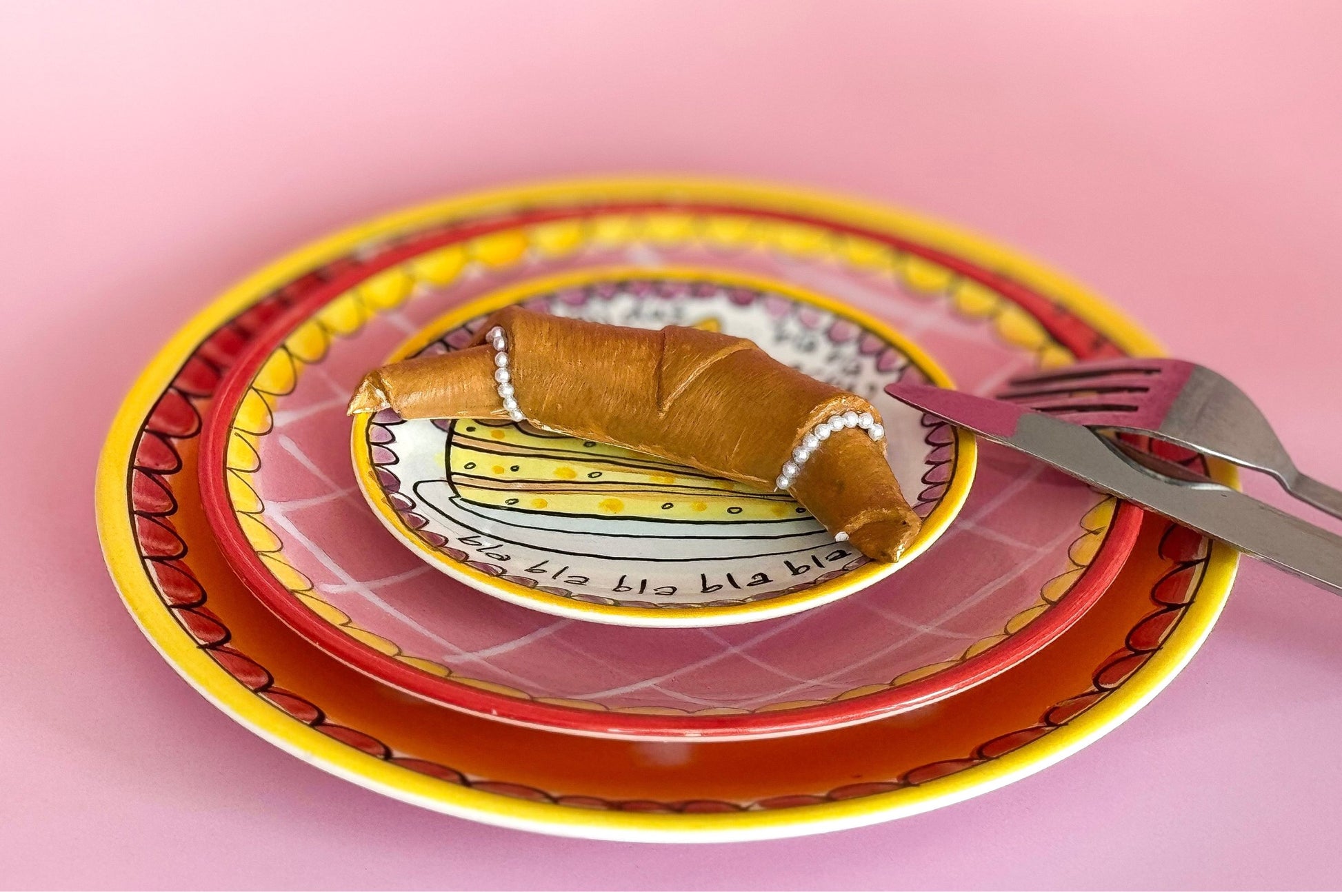 Kreativprojekt Croissant aus selbsthärtender Knete